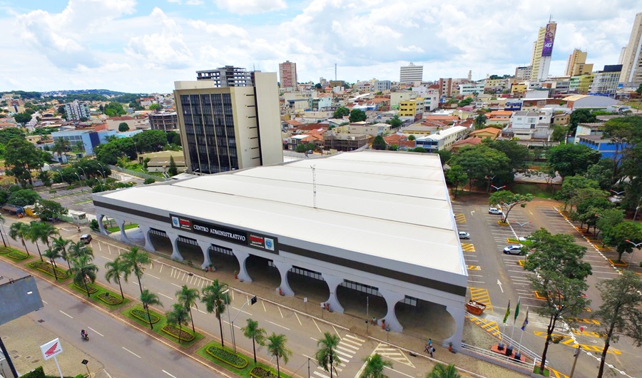 #PraTodoMUndoVer- A imagem mostra a fachada da Prefeitura de Anápolis