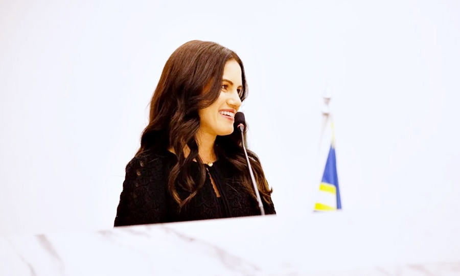 Primeira-dama e secretária de Políticas Sociais- Carla Lima Corrêa