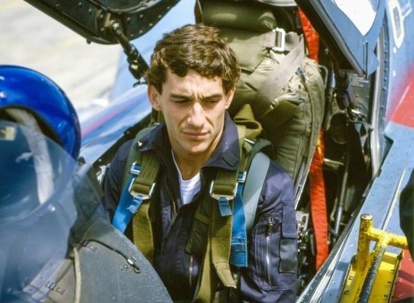 Ayrton Senna no cockpit de um caça MIrage na Base Aérea de Anápolis- Arquivo